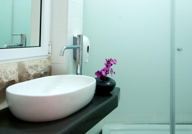 Jerusalem Inn Hotel - Bathroom