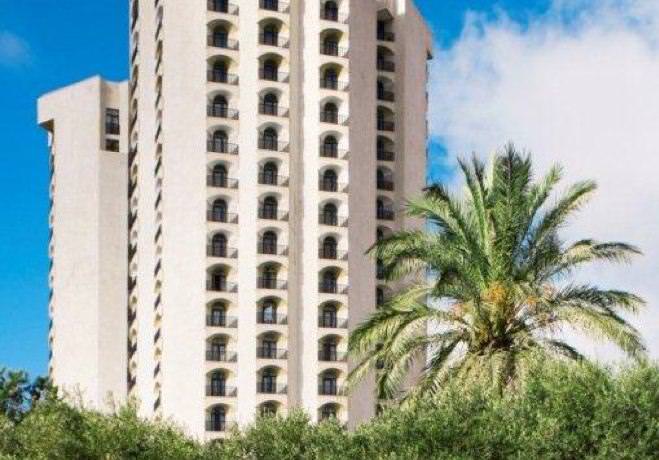 Crowne Plaza Hotel - Vorderansicht Crowne Plaza Hotel - Vorderansicht