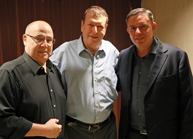 צביקה קרוכמל אבי גבאי