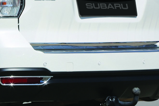 SURF 018 מסגרת כרום תחתונה לדלת אחורית SURF 018 מסגרת כרום תחתונה לדלת אחורית