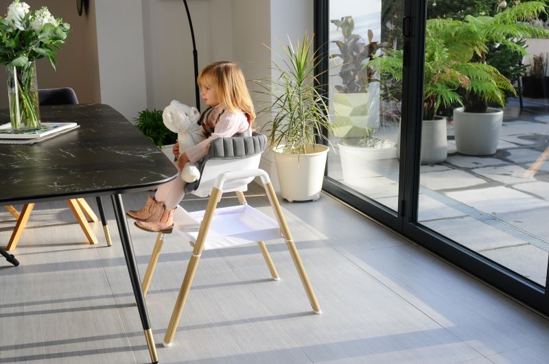 תמונת אווירה של הכיסא בסלון/מטבח מעוצב NOVA