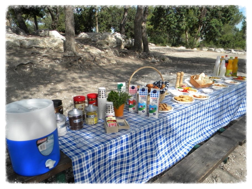 קבלת פנים בשטח וטיול ג‘פים לצוות תיאטרון חולון קבלת פנים בשטח וטיול ג‘פים לצוות תיאטרון חולון