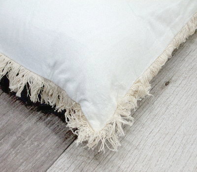 כרית נוי - דגם קאלה שמנת עדין