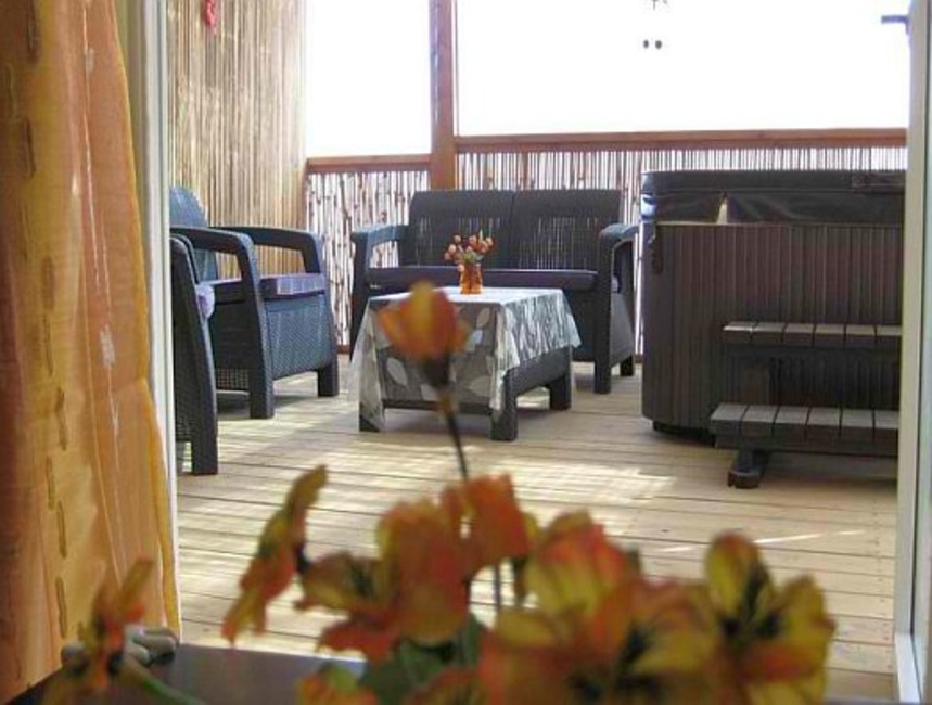   מול אדום דירות נופש בים המלח