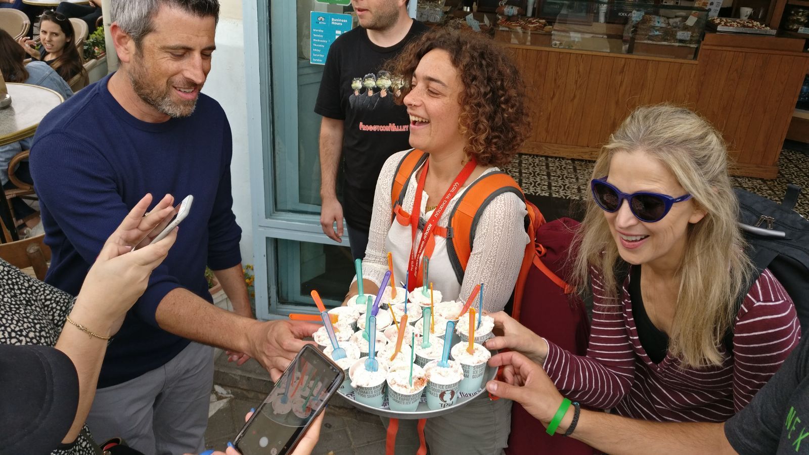 סיור טעימות בשוק הפשפשים MORE