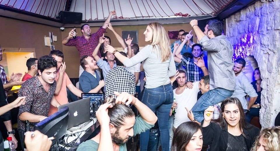 סיור חיי הלילה בעיר התחתית חיפה - צילום: אוליבר טוויסט