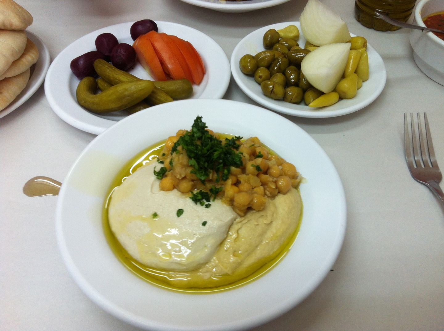 סיור חומוסיות בשוק עכו העתיקה MORE