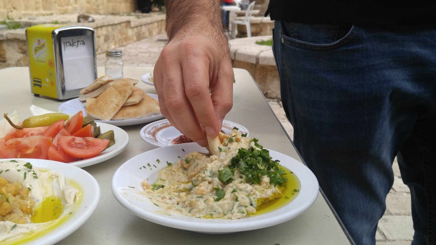סיור חומוסיות בעכו MORE