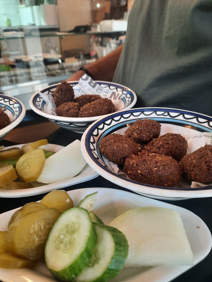 סיור טעימות סובב עולם במרכז ירושלים