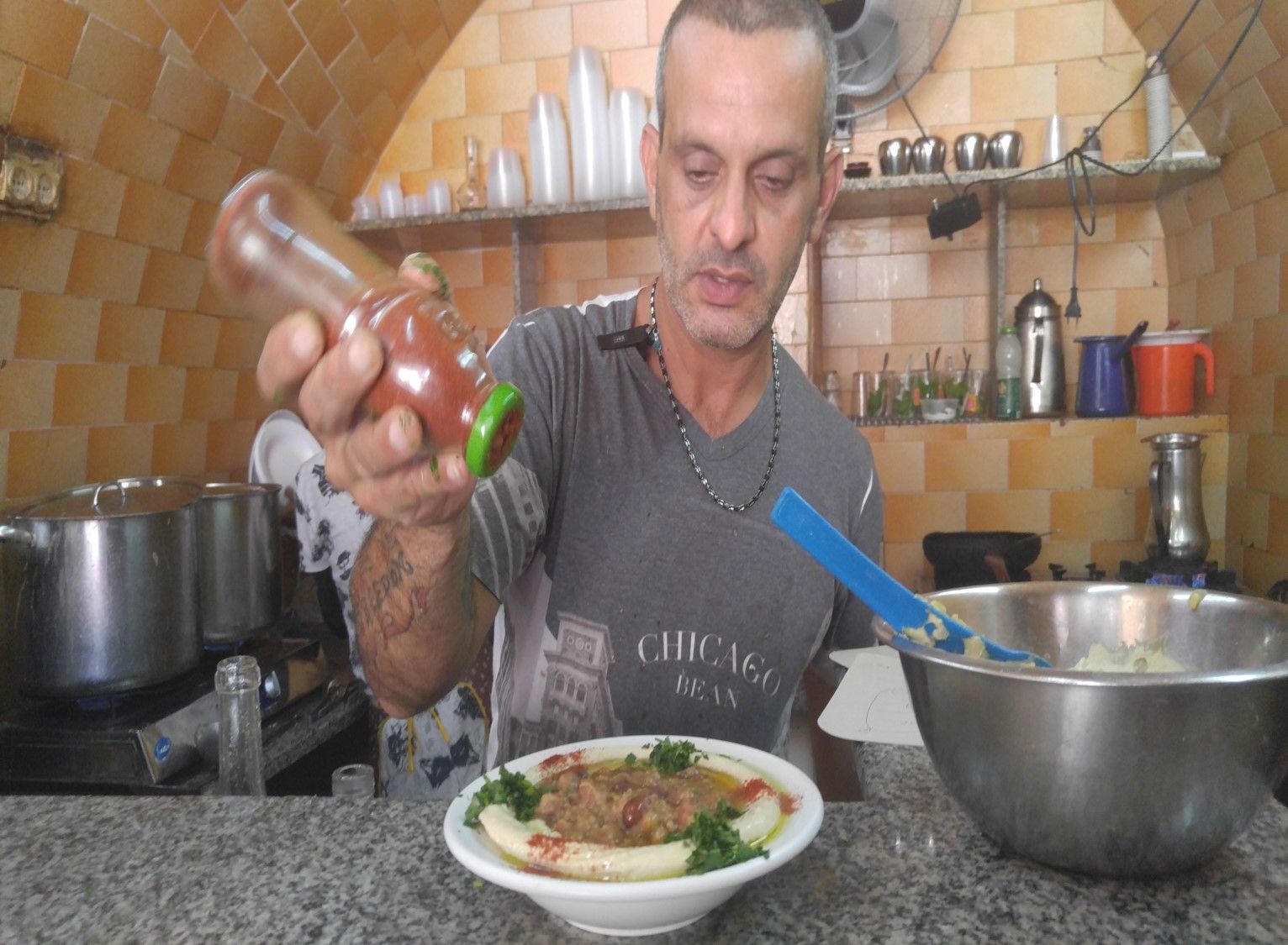 סיור חומוסיות בעכו MORE