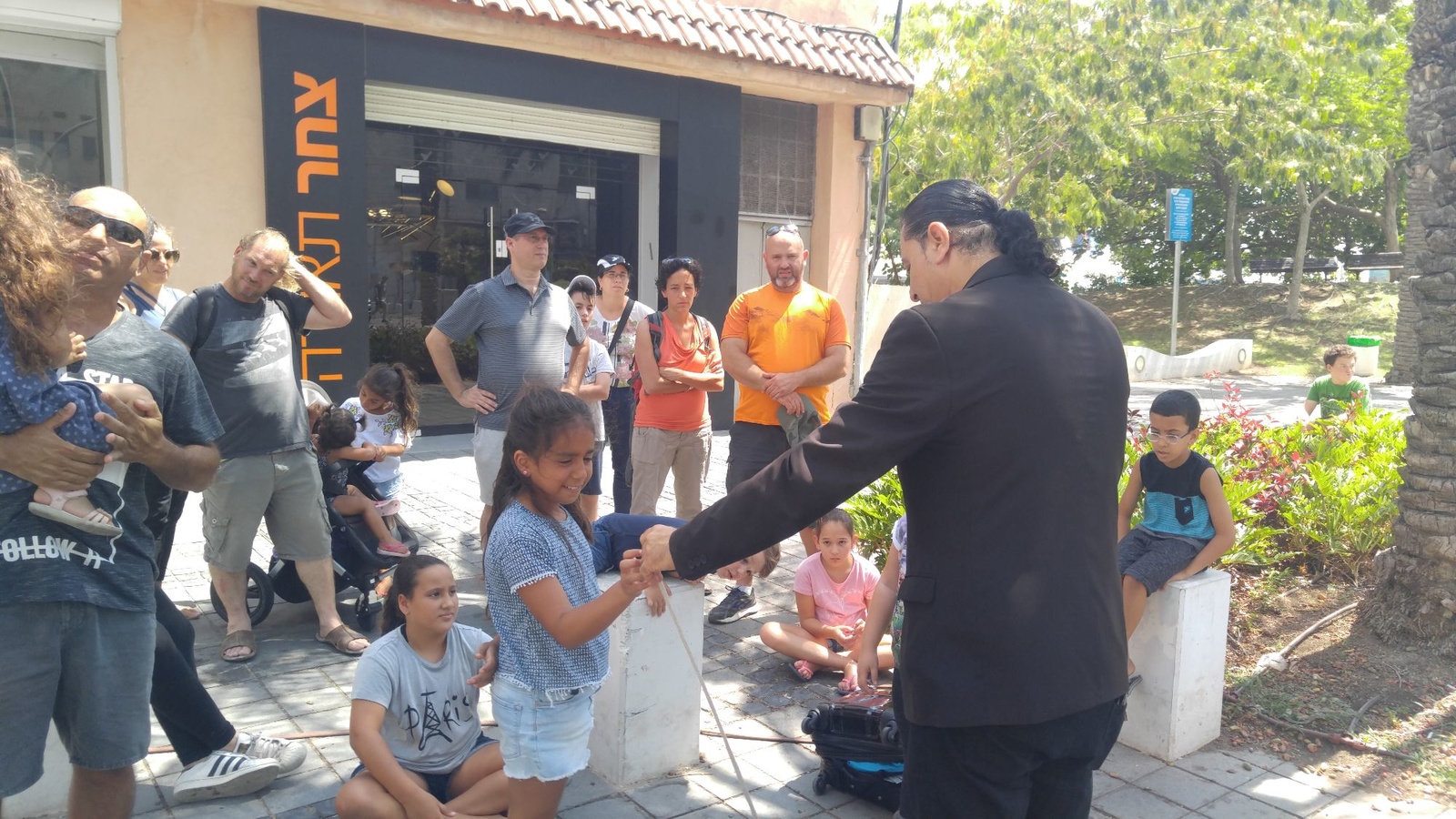 סיור בעיר התחתית חיפה MORE