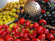 סיור טעימות בשוק לוינסקי MORE סיור טעימות בשוק לוינסקי MORE