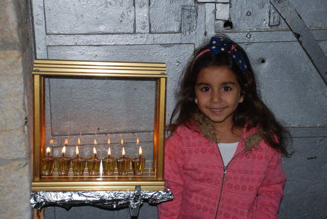 סיורי חנוכיות מודרכים בירושלים - MORE