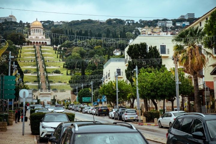 אתרים ליד השוק