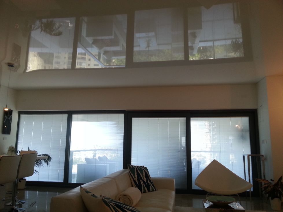 נורית עמית - תקרה מתוחה