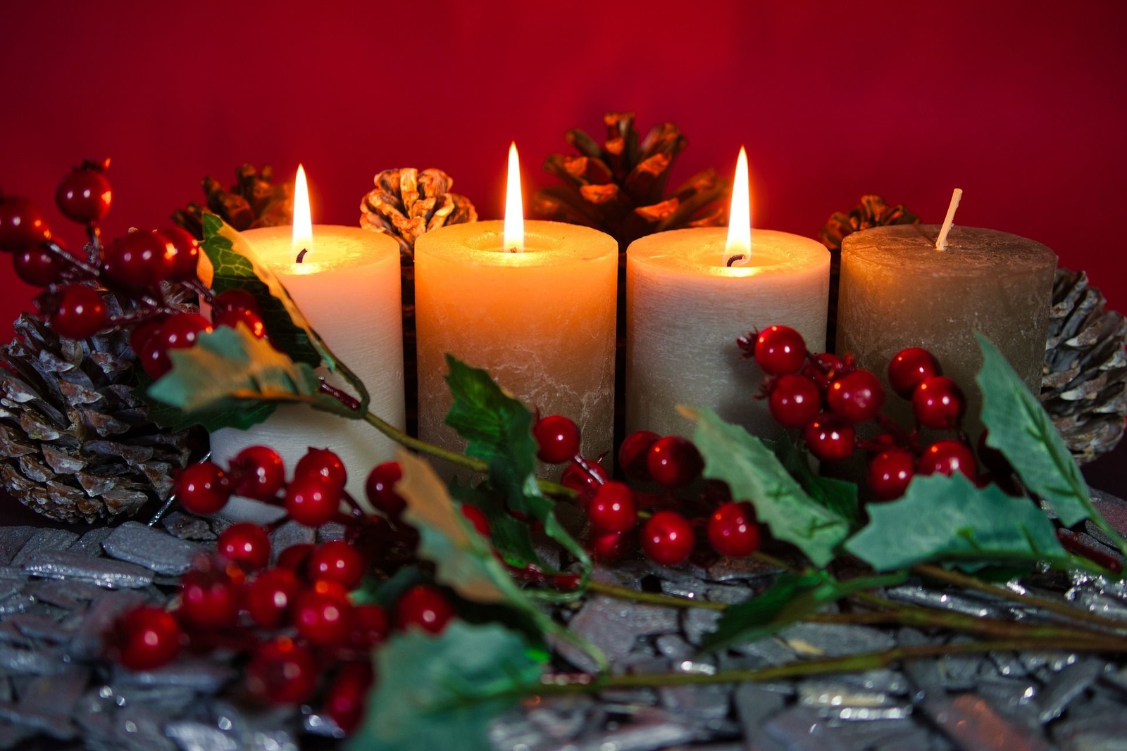 What do Christmas candles represent? What do Christmas candles represent?